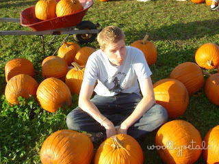 pumpkins, ghosts, good friends, & apples