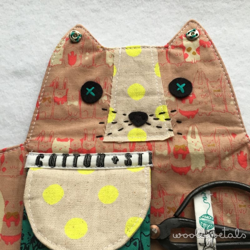 Woollypetals.com - Kitty supply pouch Face 