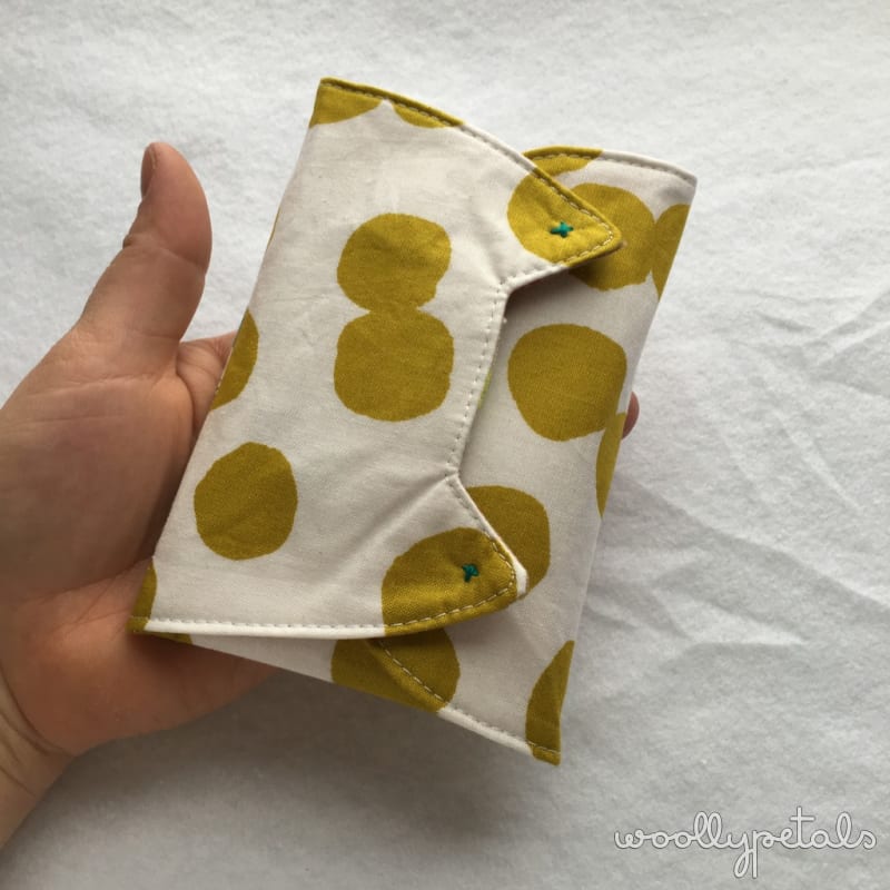 Woollypetals.com - Kitty supply pouch in hand