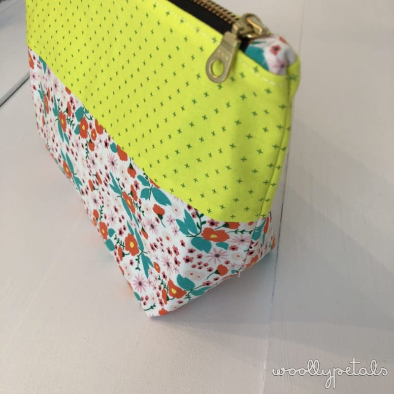 woollypetals - zippered pouch