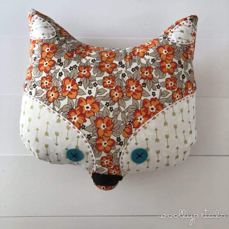 woollypetals - fox pillow