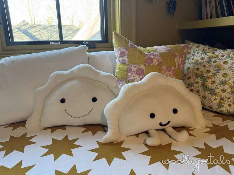 Woollypetals Pasta Pillow Tutorial featuring cream fleece ravioli and pierogi pillows
