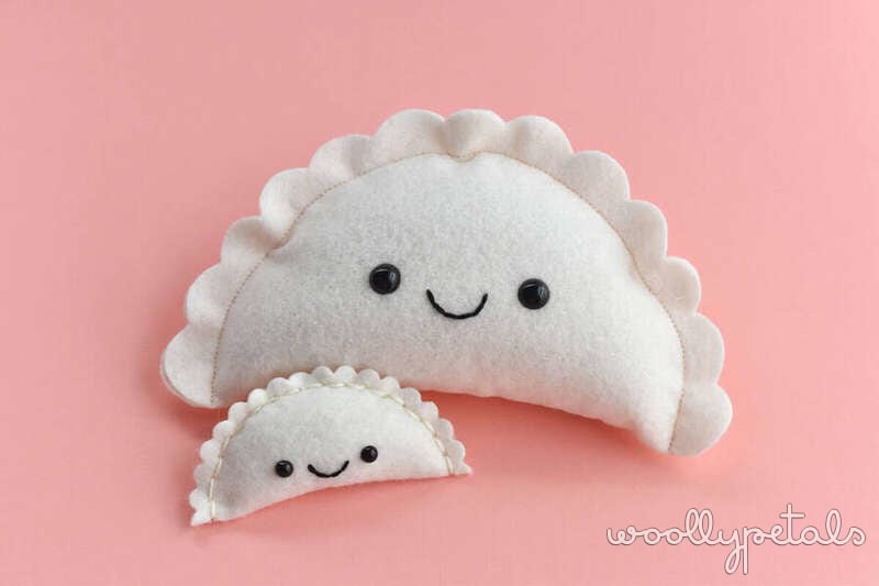 Woollypetals Pasta Pillow Tutorial - white felt ravioli and pierogi pillows