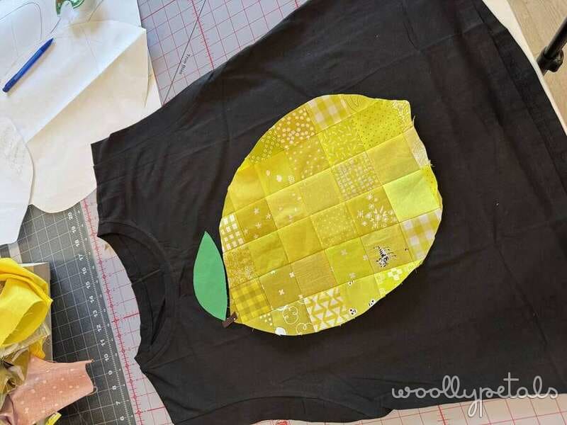 Woollypetals Quilty Shirt Tutorial lemon block appliqué on black shirt